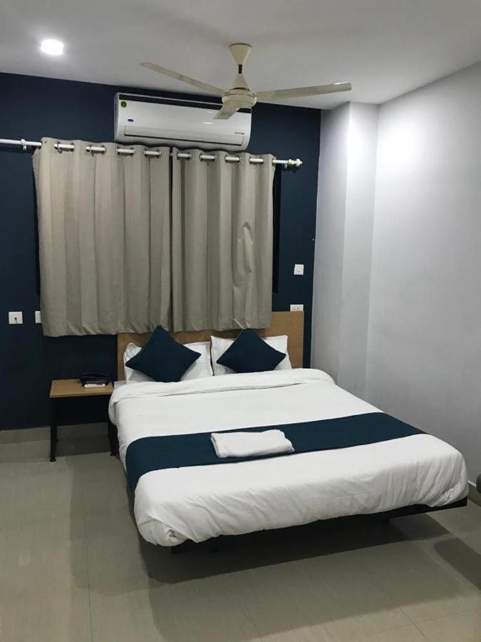 Empire Grande Suites Kochi Luaran gambar